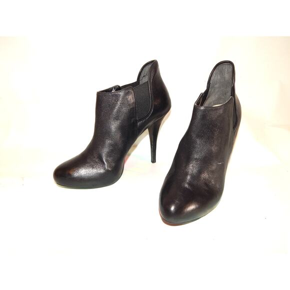 Guess Women Black Leather Ankle Bootie Size 9 Nice Slip On - Picture 8 of 10